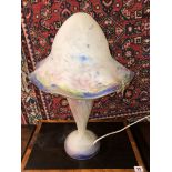 ART NOUVEAU LE VERRE FRANCAIS MOTTLED COLOURED GLASS MUSHROOM LAMP WITH ORNAMENTAL