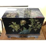20TH CENTURY BLACK LACQUERED ORIENTAL STYLE TABLE BOX