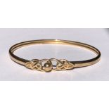 9CT GOLD BANGLE 7.