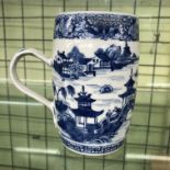 19TH CENTURY CHINESE EXPORT BLUE AND WHITE BARREL SHAPED MUG 12CM APPROX