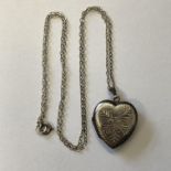 SILVER HEART SHAPED LOCKET WITH SILVER TRACE CHAIN 48CM 0.