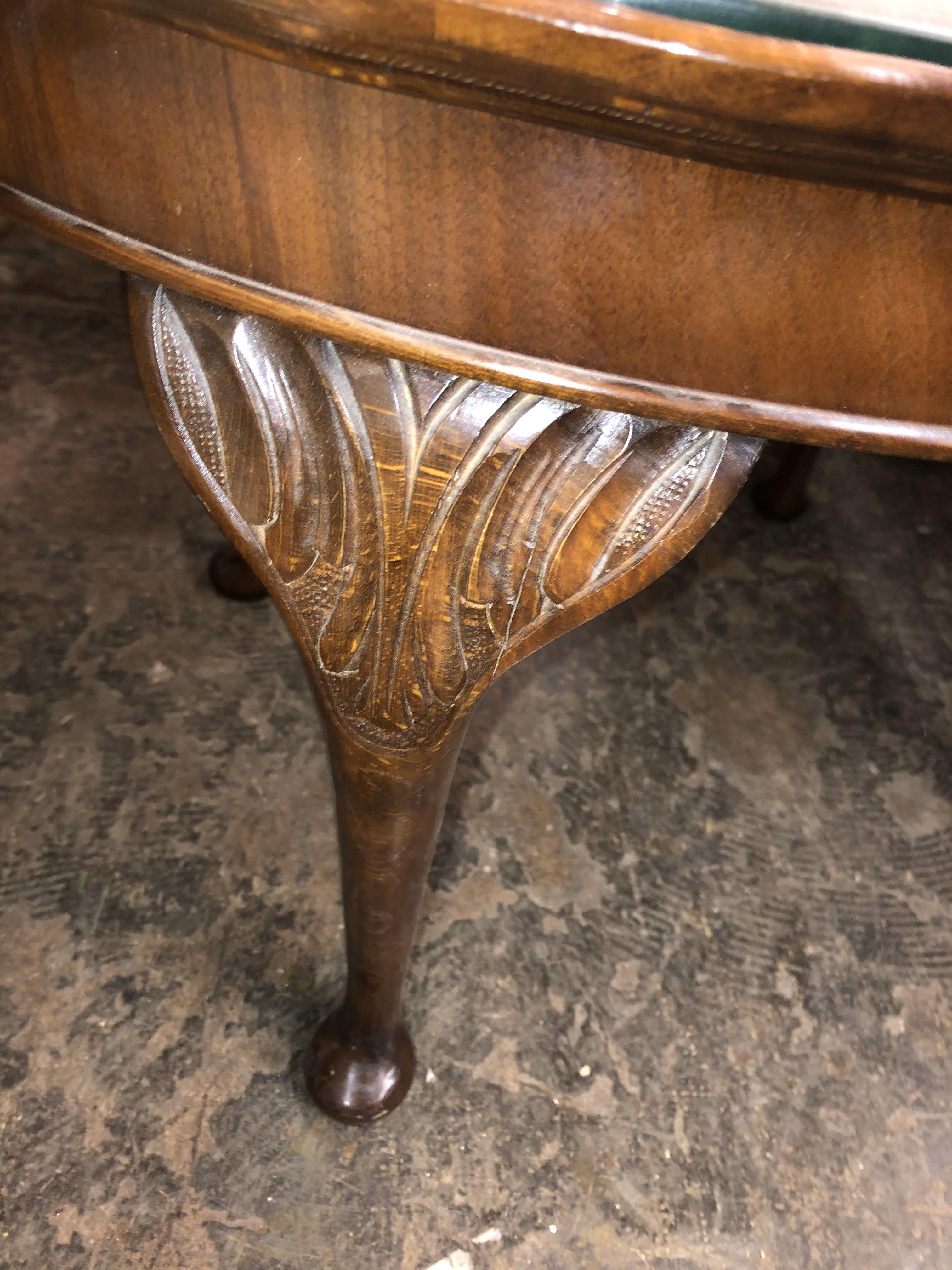20TH CENTURY WALNUT OVAL SERPENTINE EDGED OCCAISIONAL TABLE - Image 2 of 2