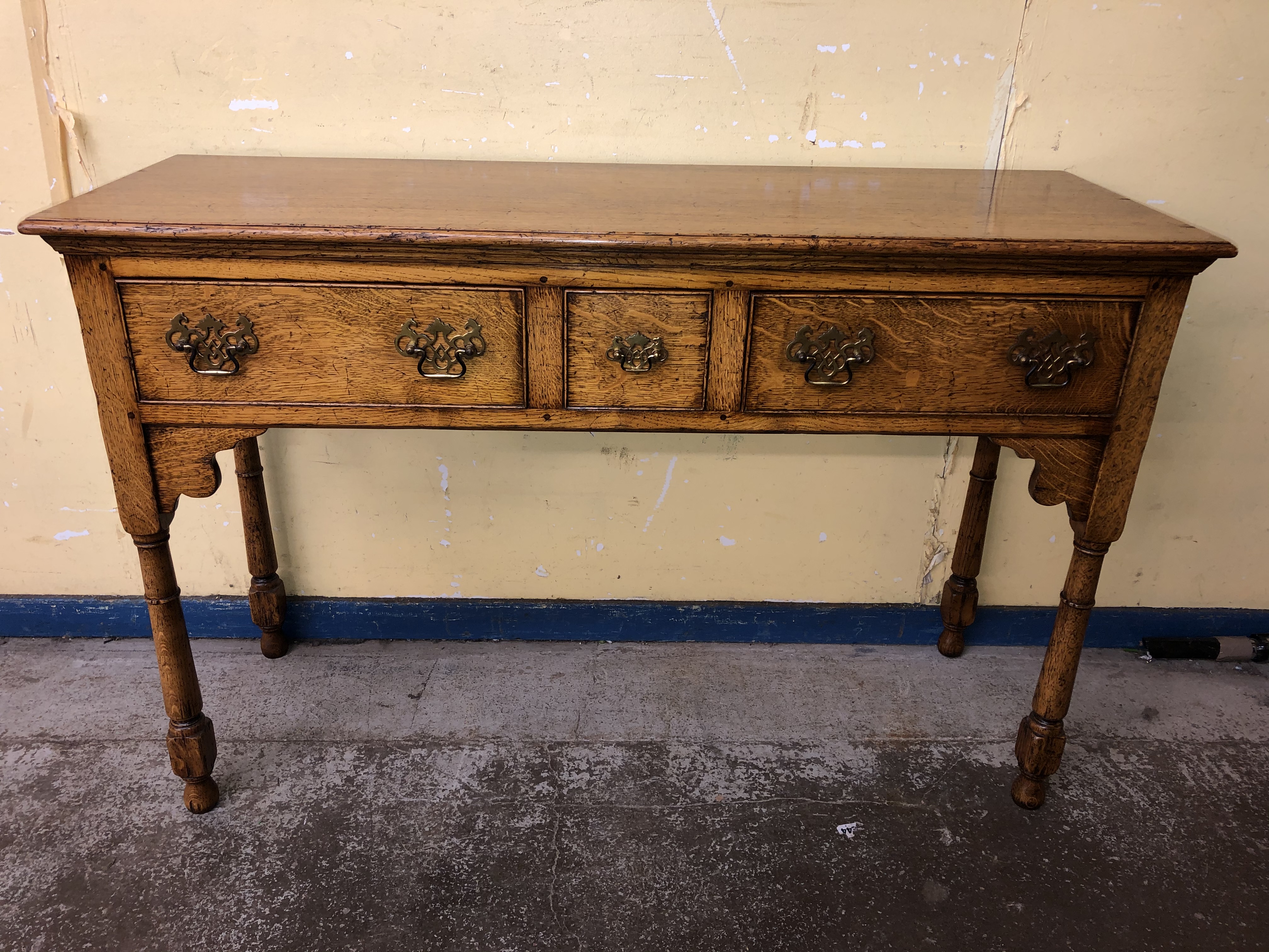 COTSWOLD OAK STYLE THREE DRAWER SIDE TABLE