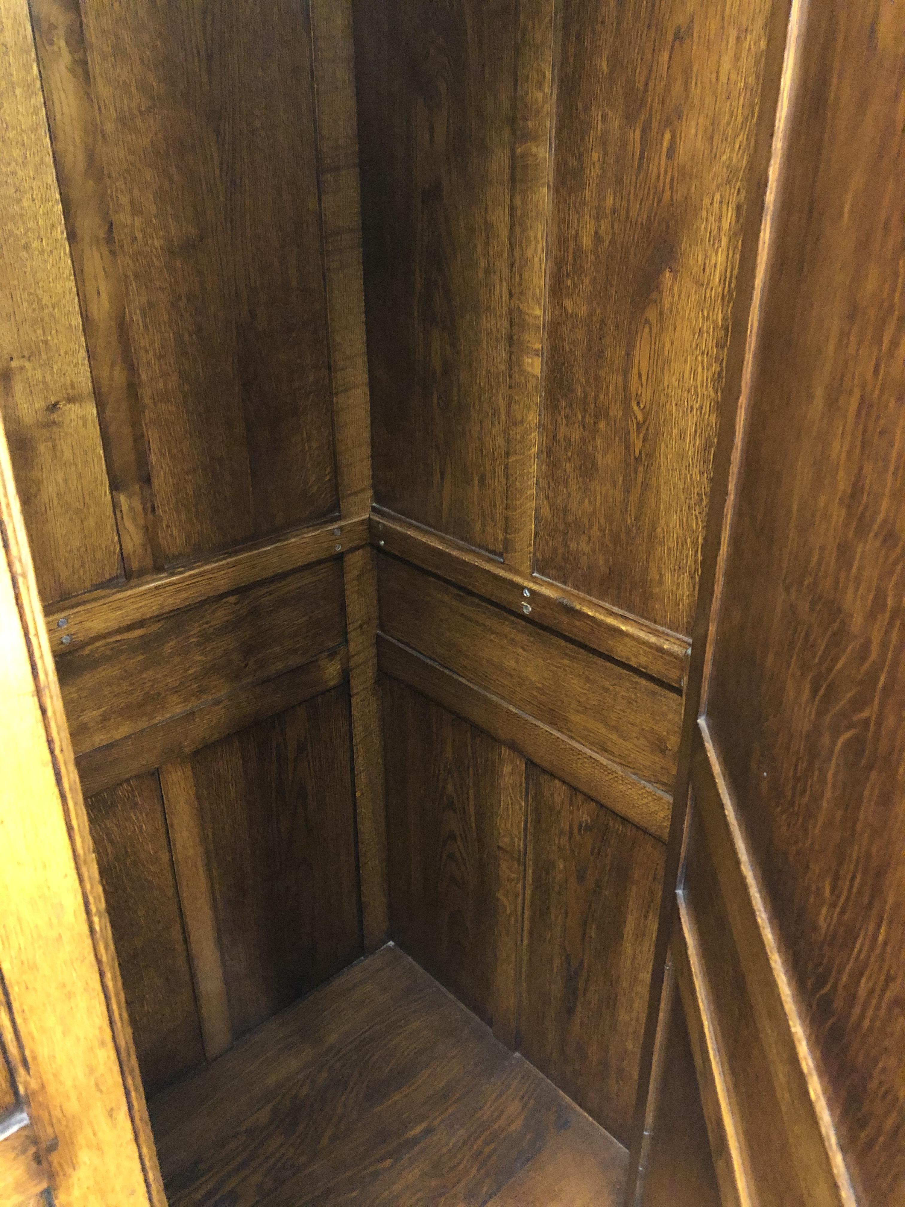 GOOD QUALITY COTSWOLD OAK STYLE GEORGIAN DESIGN WARDROBE - Image 2 of 2