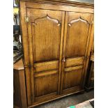 GOOD QUALITY COTSWOLD OAK STYLE GEORGIAN DESIGN WARDROBE