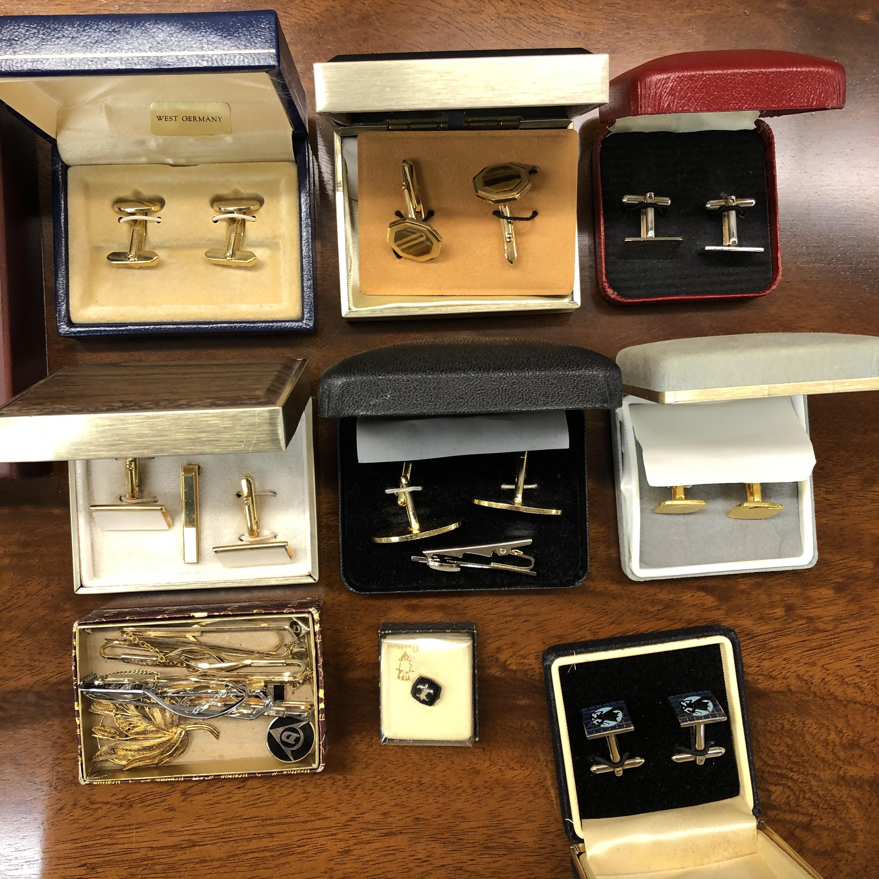 SELECTION OF BOXED CUFFLINK SETS, GOLD PLATED AND CHROMIUM PLATED TIE SLIDES, - Image 3 of 4