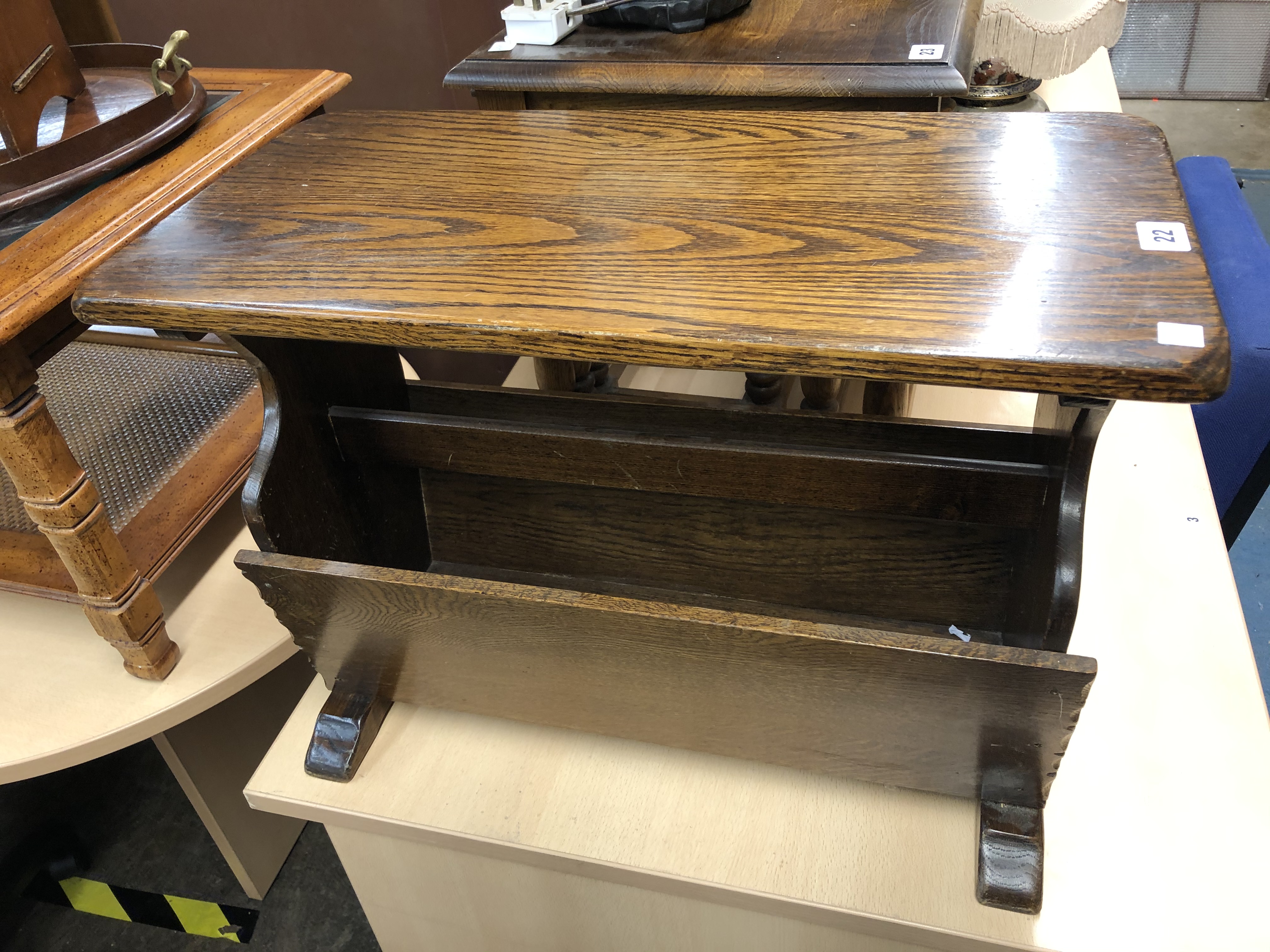 OAK MAGAZINE RACK TABLE