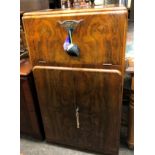 MID 20TH CENTURY WALNUT DRINKS CABINET