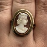 9CT GOLD OVAL CAMEO RING SIZE O 5.