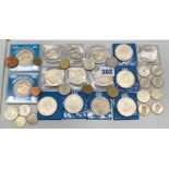 TWELVE COINAGE FOR ELIZABETH II 1947-1972 CROWNS AND TWO ROYAL WEDDING COMMEMORATIVE CROWNS