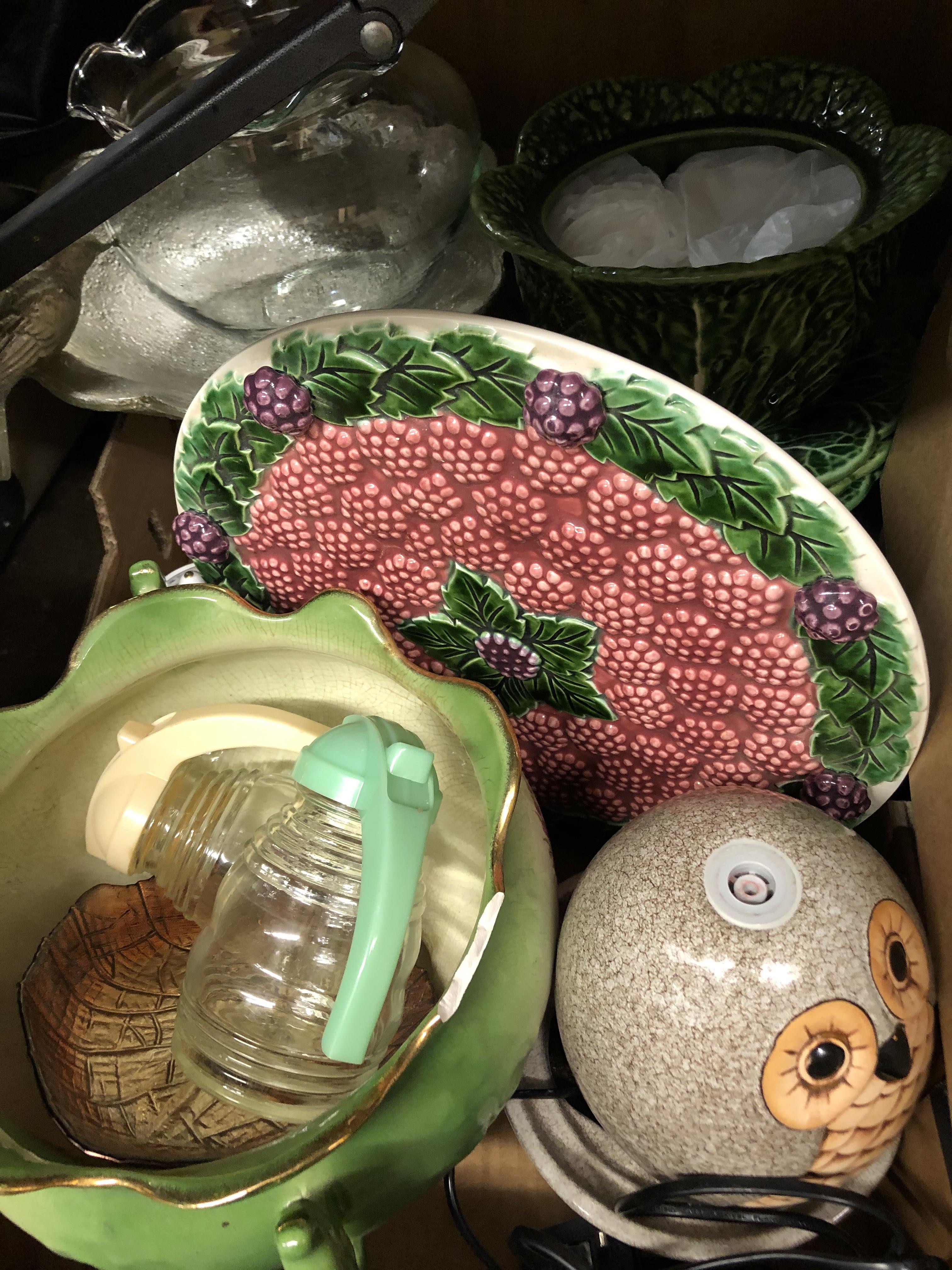 TWO BOXES UNDER TABLE CONTAINING CABBAGE LEAF PLANTERS, BERRY TRAY AND VINTAGE JARS, ETC. - Image 2 of 4