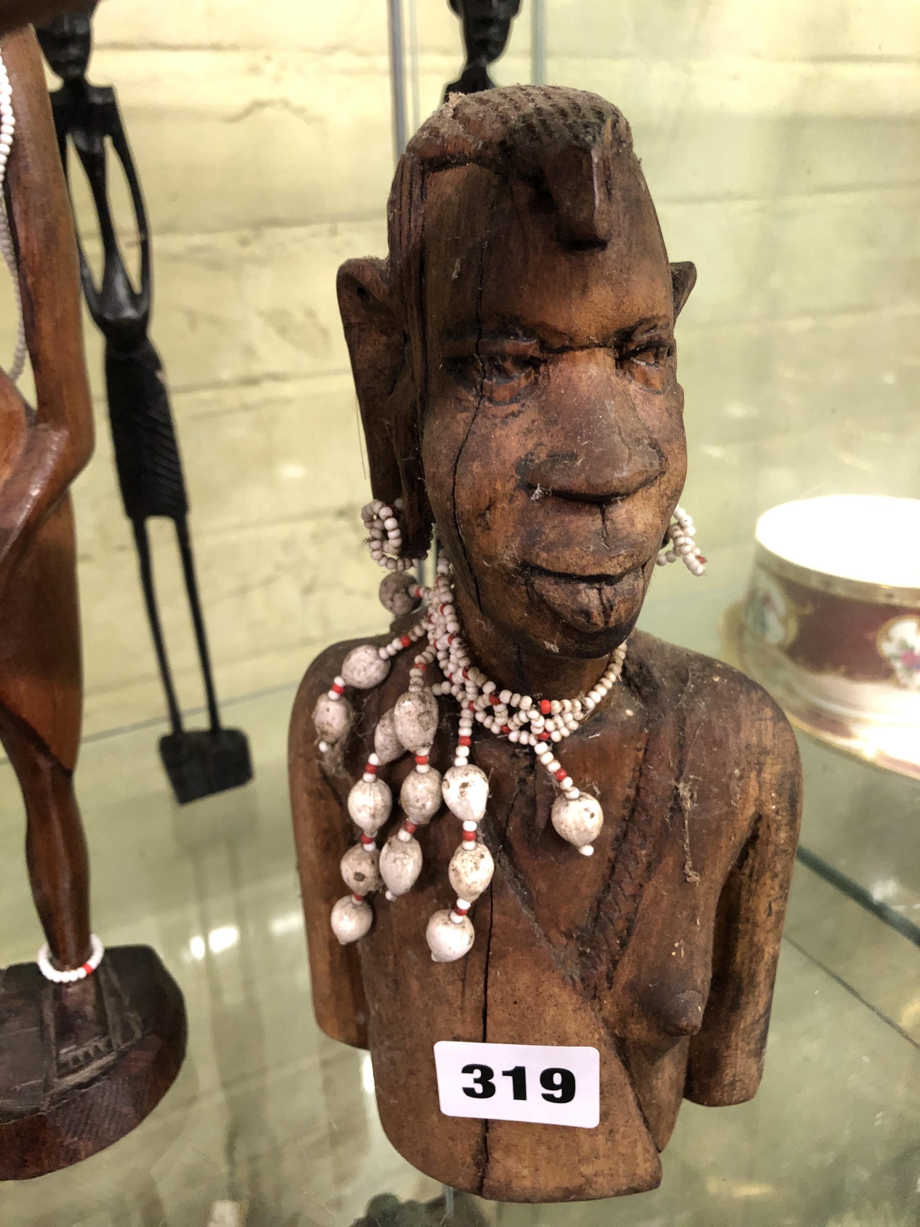 SHELF OF AFRICAN CARVED MASAI FIGURES - Image 4 of 5