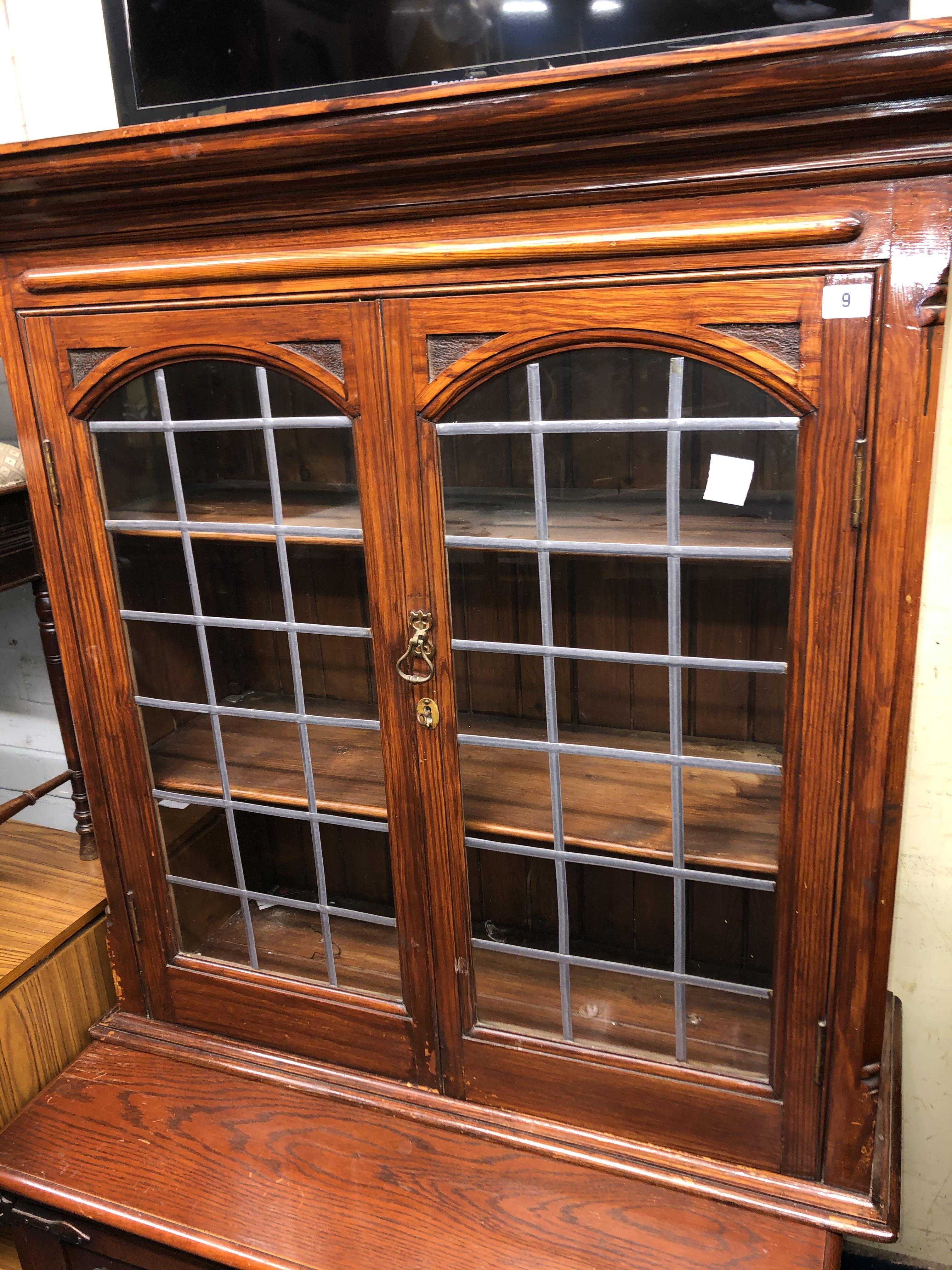 OAK LEADED LINEN FOLD CUPBOARD AND CABINET - Image 2 of 3