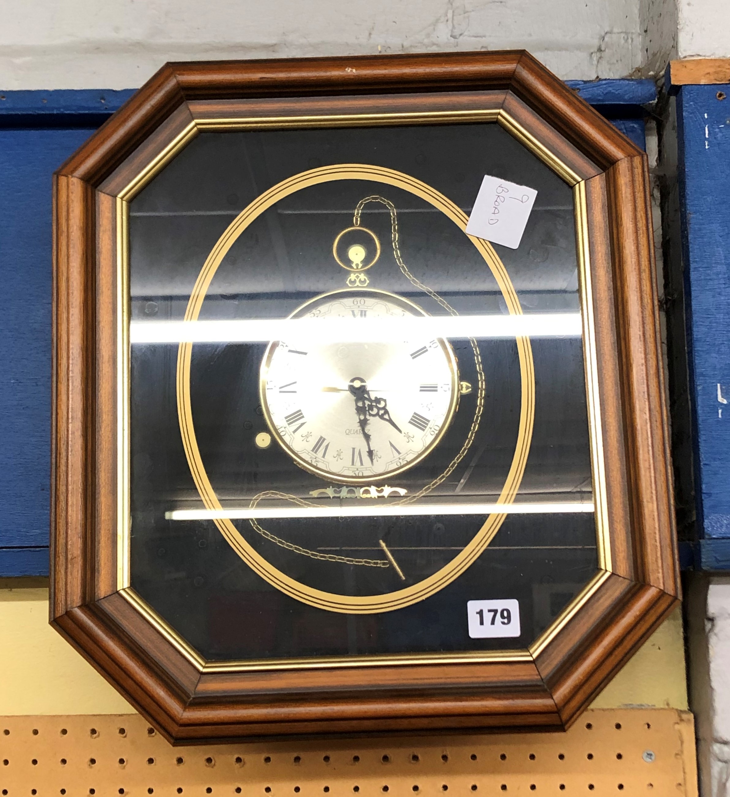 QUARTZ WALL CLOCK IN THE STYLE OF A POCKET WATCH