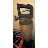 HYDRAULIC JACK HAMMER WITH A TUB OF VARIOUS BITS AND A HYDRAULIC HOSE