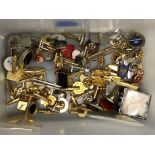 TUB OF MAINLY GOLD PLATED PAIRS OF CUFF LINKS,