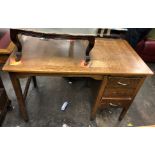 MID 20TH CENTURY OAK SINGLE PEDESTAL DESK