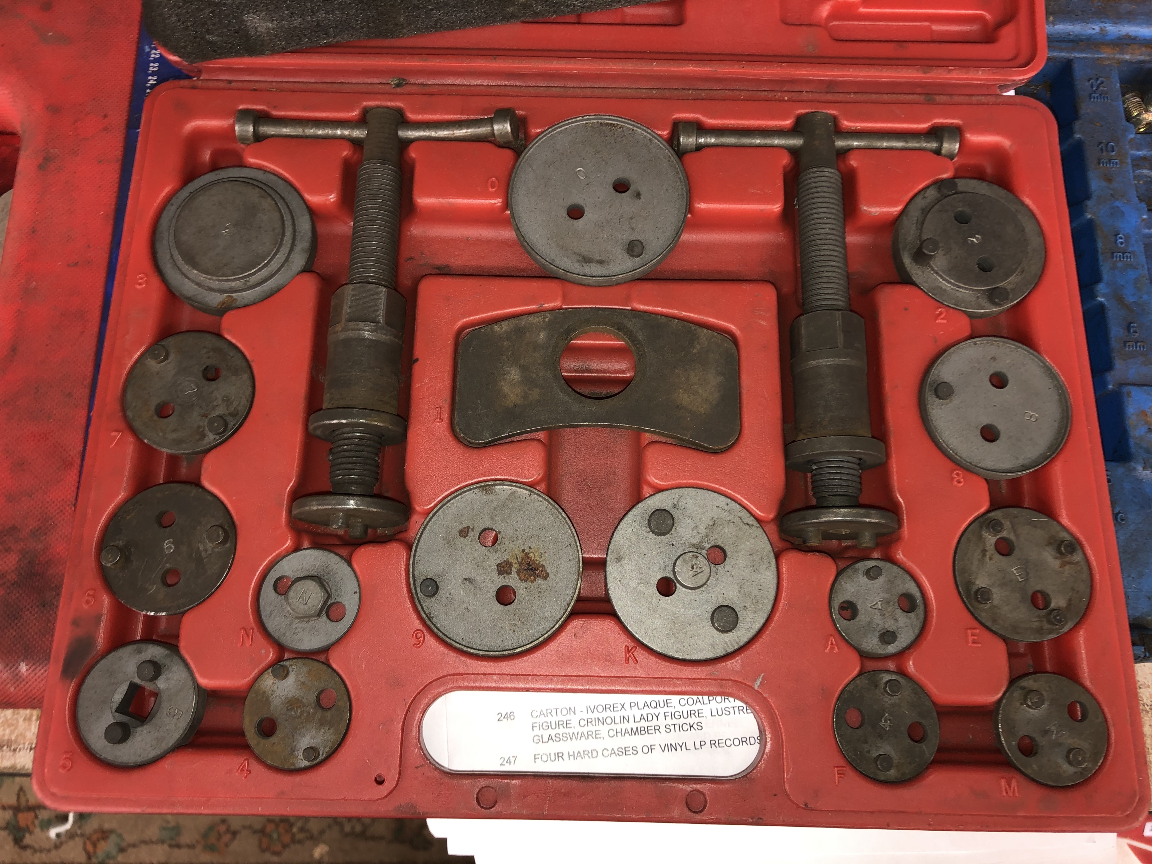 CASED 18 PIECE UNIVERSAL CALIPER WIND BACK KIT AND CASED BLOCK KIT - Image 3 of 3