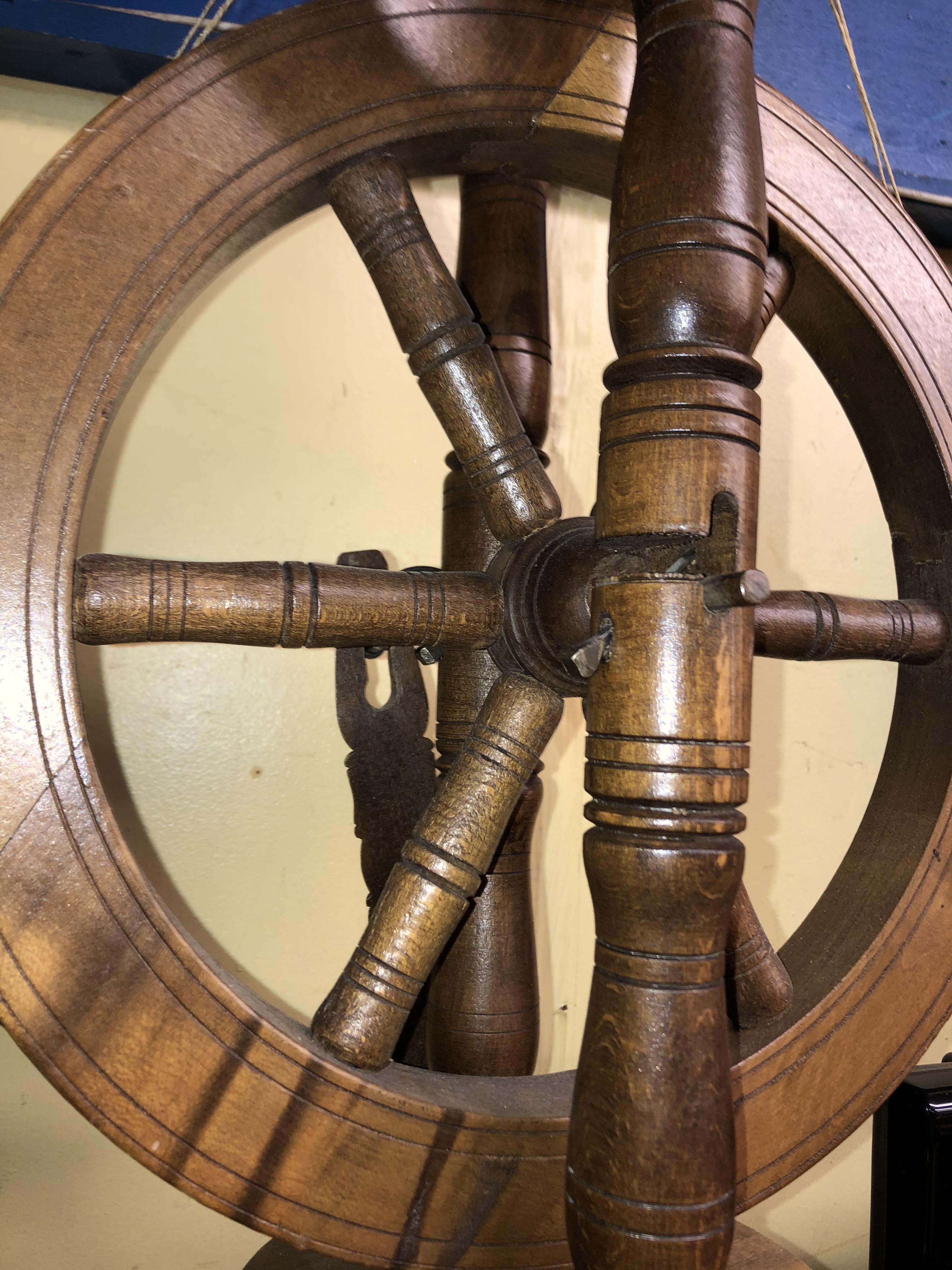 BEECH TURNED SPINNING WHEEL - Image 2 of 2