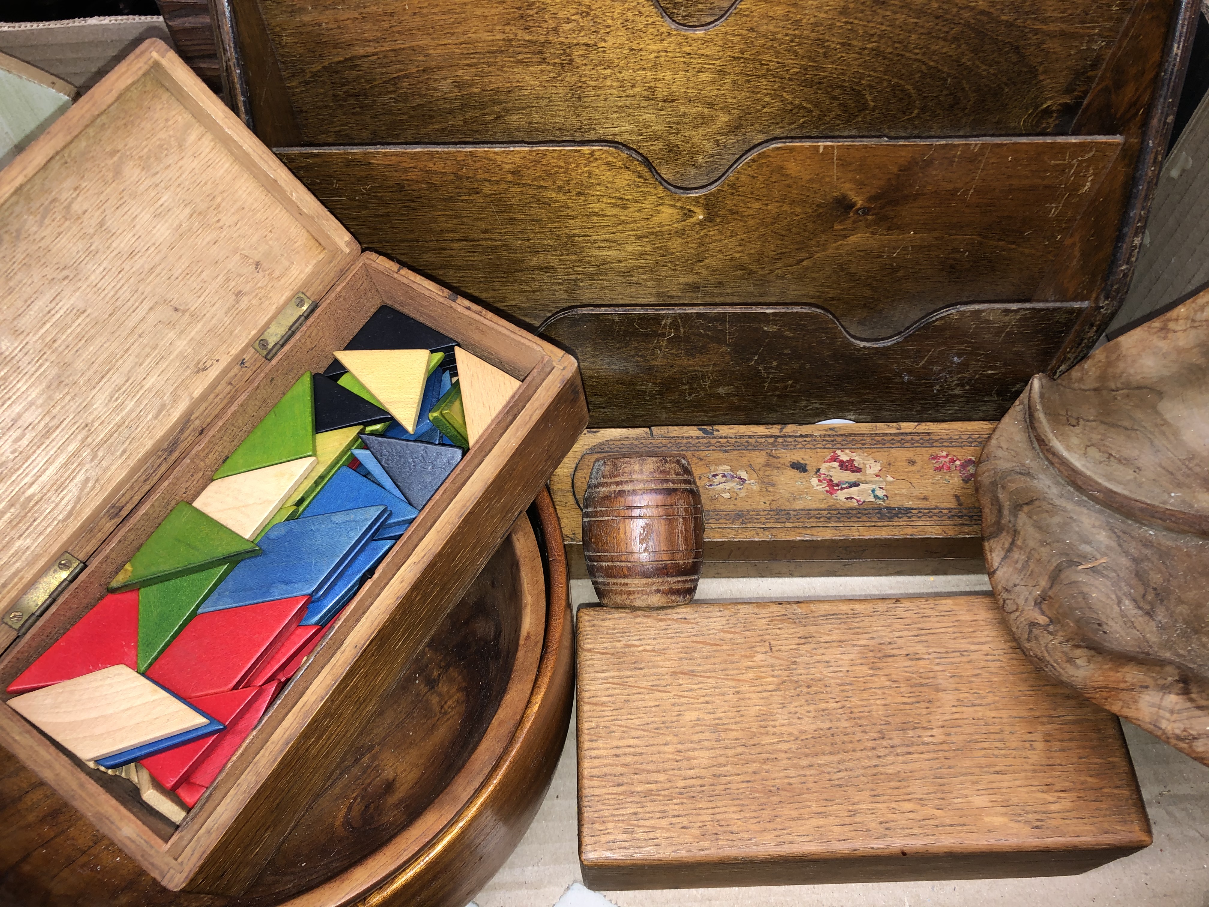 BOX OF WOODEN STATIONERY RACK, PENCIL BOX, VARIOUS BOWLS, - Image 4 of 5