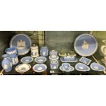 SHELF OF WEDGWOOD JASPERWARE PIN DISHES, BOXES,