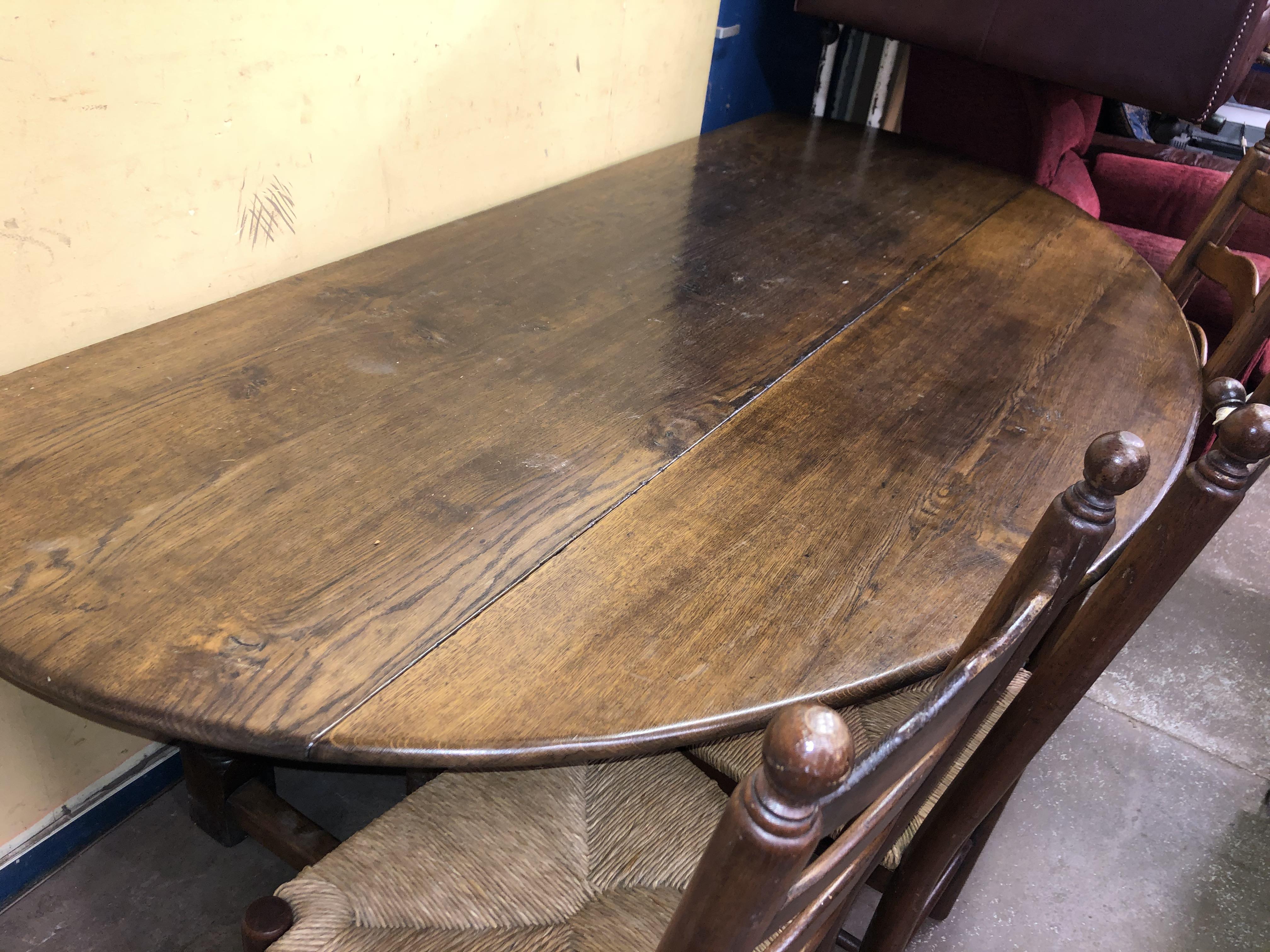 GOOD QUALITY 18TH CENTURY STYLE OAK GATELEG WAKE TABLE WITH EIGHT LANCASHIRE STYLE LADDER BACK - Image 10 of 11