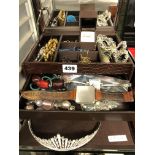 LEATHER FAUX CROCODILE EFFECT JEWELLERY BOX AND CONTENTS INCLUDING GLASS BEADS,