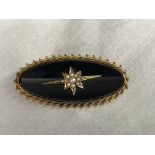 15CT GOLD NAVETTE ONYX AND SEED PEARL STAR HAIR BROOCH 11.