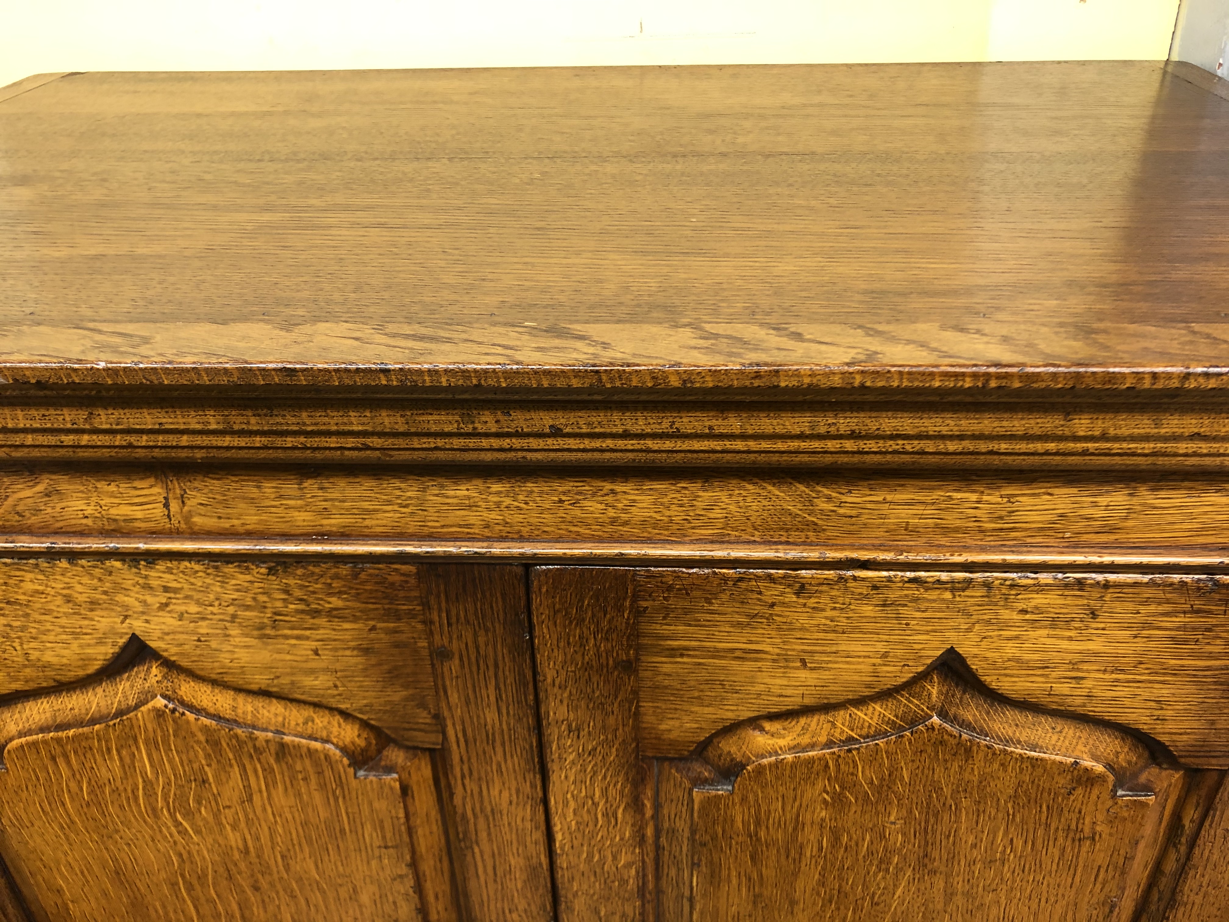 GOOD QUALITY COTSWOLD GEORGIAN DESIGN OAK FIELDED PANEL CABINET - Image 5 of 6