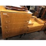 1950S HOMEWORTHY LIGHT WOOD FIVE DRAWER CHEST AND MATCHING DRESSING TABLE