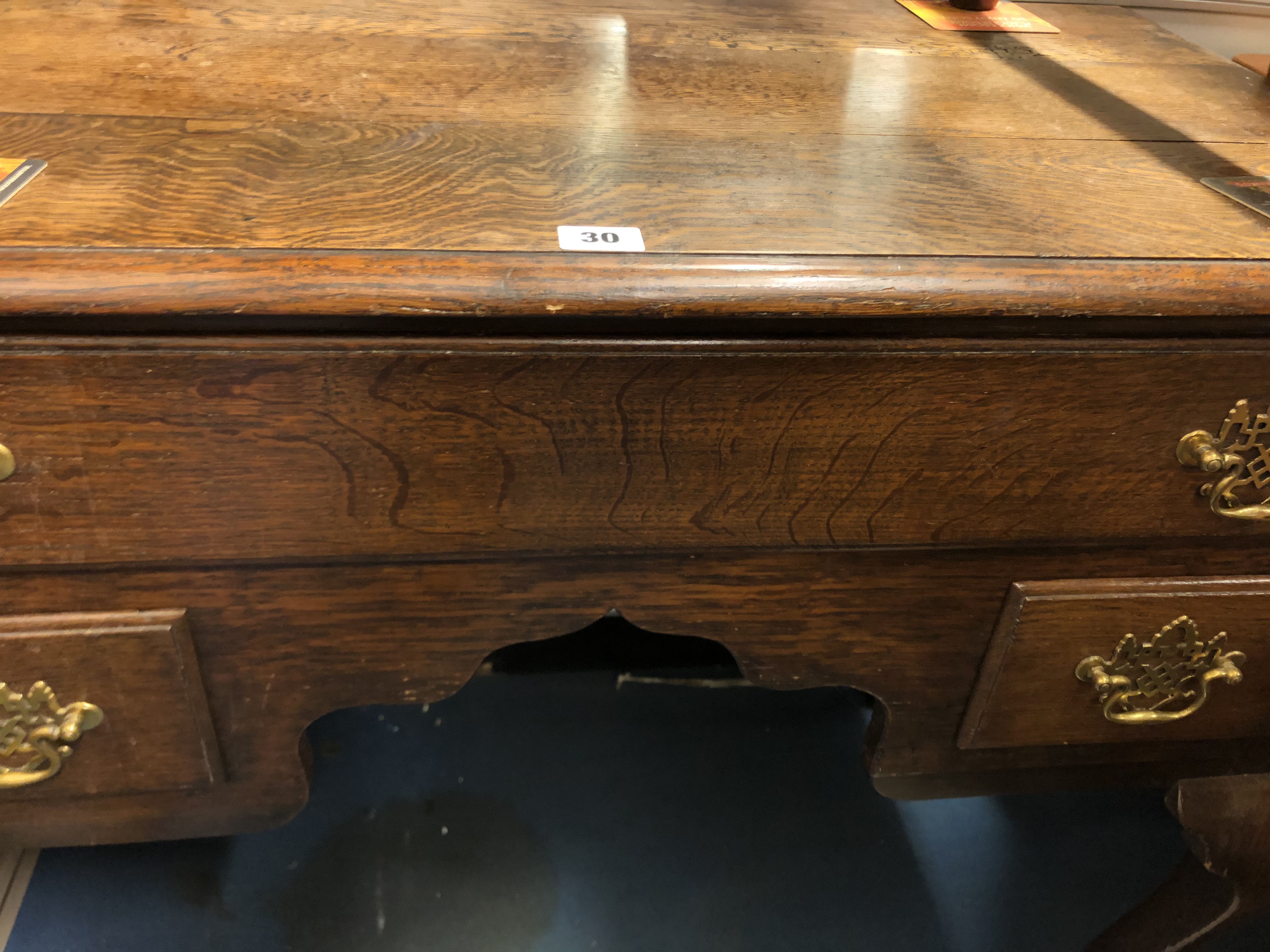 18TH CENTURY STYLE OAK SIDE TABLE/LOW BOY ON CABRIOLE LEGS - Image 5 of 6