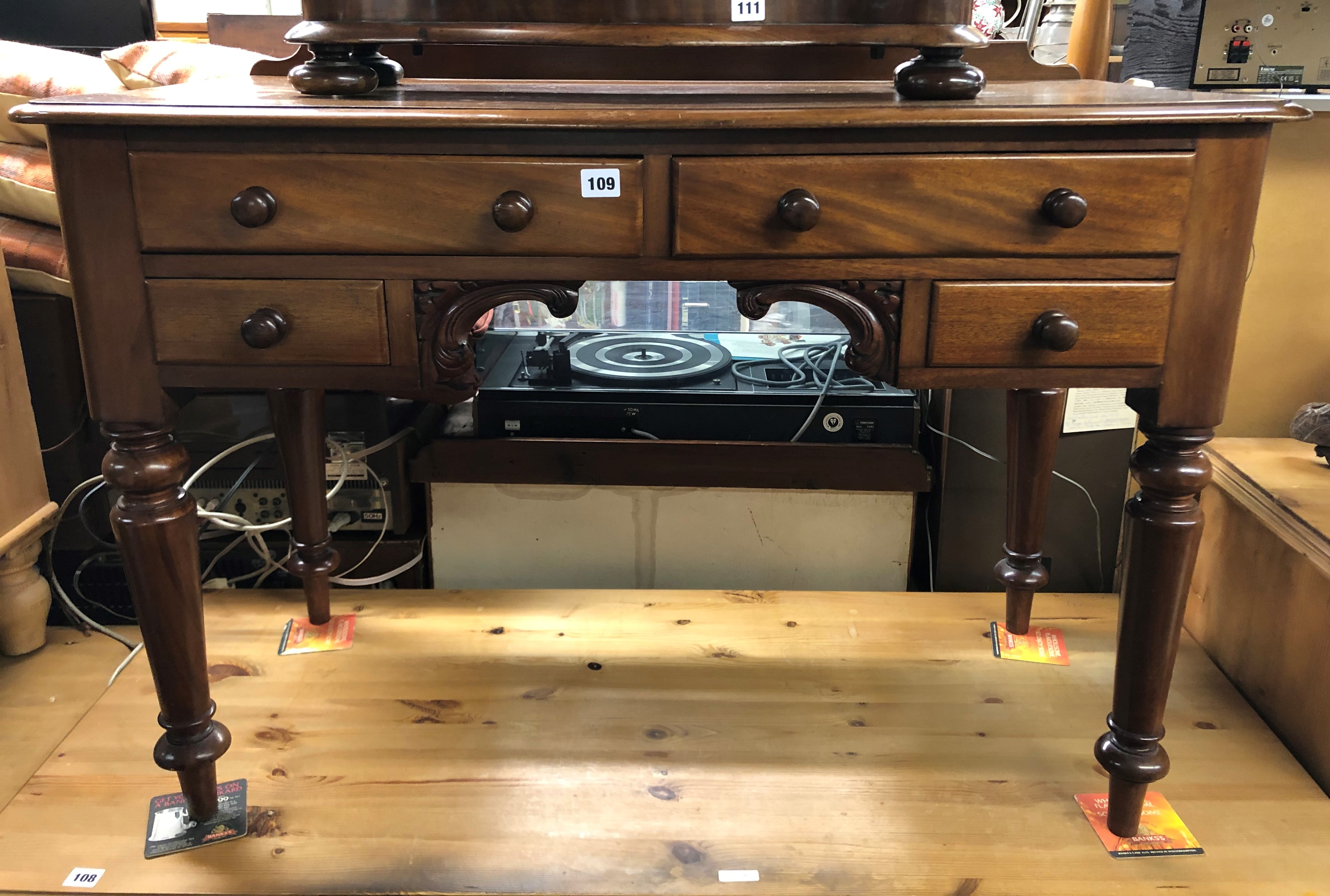 VICTORIAN MAHOGANY DRESSING TABLE FITTED WITH TWO LONG AND TWO SHORTER DRAWERS