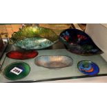 FOUR PAOLO DE POLI METALWORK AND ENAMEL ABSTRACT DISHES AND TWO OTHER SIMILAR