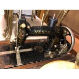 VINTAGE SEWING MACHINE