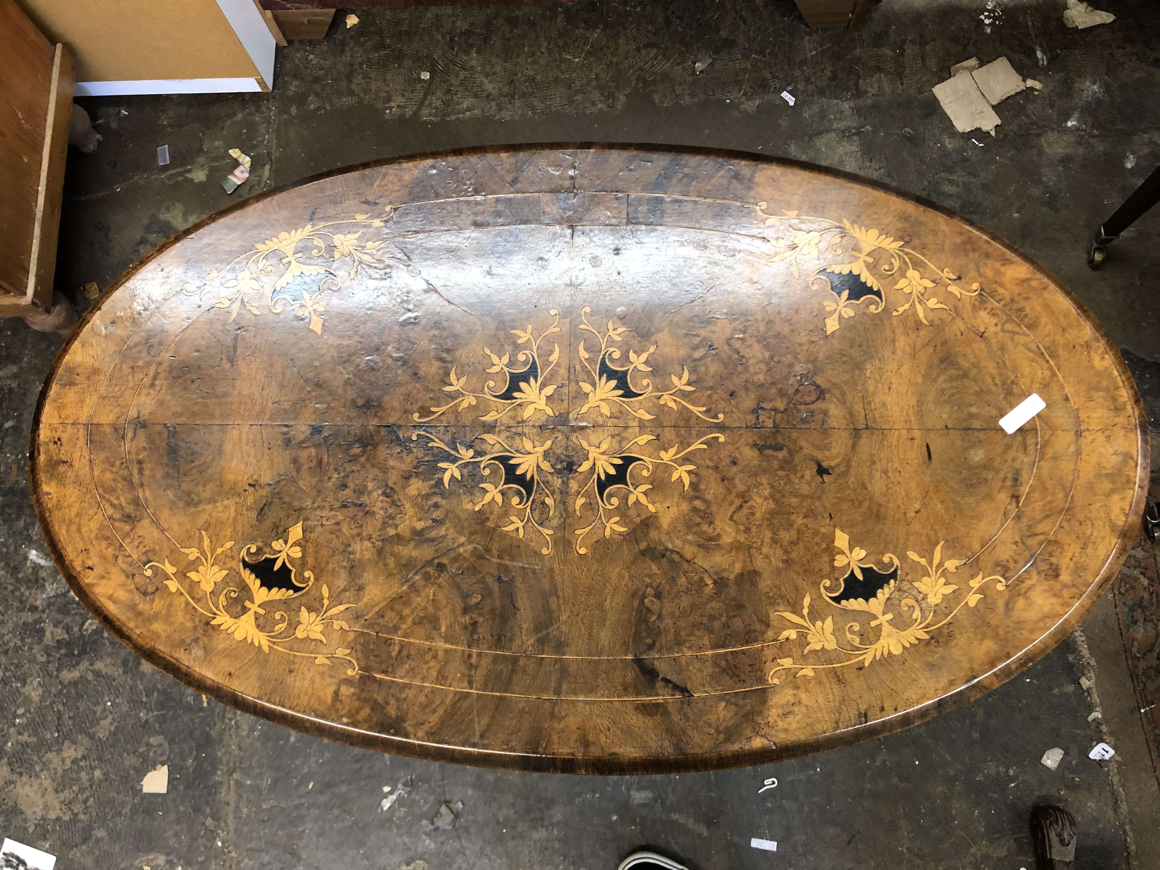 VICTORIAN WALNUT OVAL TOPPED MARQUETRY INLAID CENTRE TABLE - Bild 3 aus 4