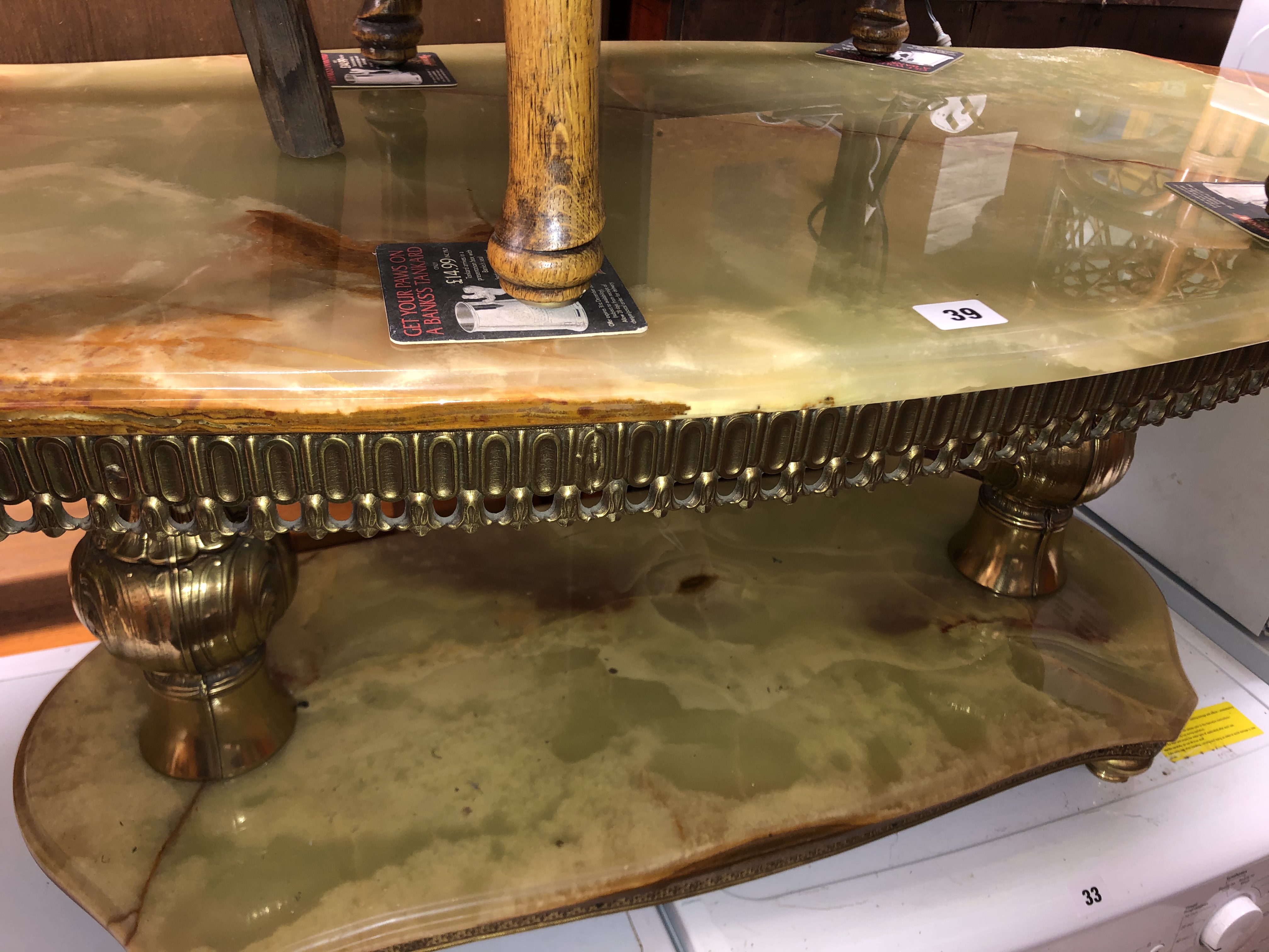 ONYX SERPENTINE GILT METAL COFFEE TABLE - Bild 3 aus 5