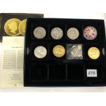 BOXED TRAY OF TWO QUEEN ELIZABETH THE QUEEN MOTHER FIVE POUND COINS,