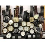 LARGE SELECTION OF GENTLEMAN'S QUARTZ WRISTWATCHES