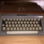 PORTABLE BROTHER MANUAL TYPEWRITER