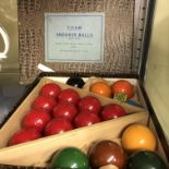 VINTAGE SET OF TITAN SNOOKER BALLS