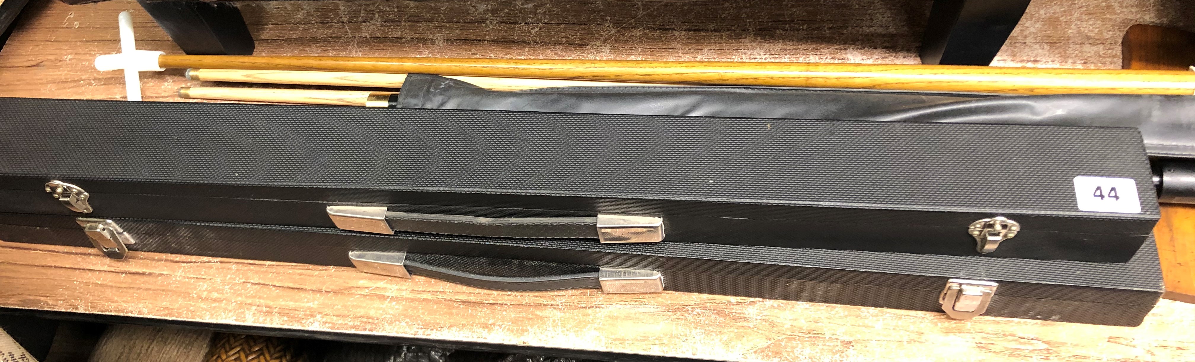 CASED JOHN SPENCER SNOOKER CUE, POOL CUE, EXTENSION ATTACHMENT,
