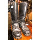 PAIR OF BLACK LEATHER YARD BOOTS - APPROX SIZE 7-8