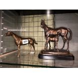 RESIN MOULDED BRONZED FIGURE GROUP OF THE HORSE AND FOAL AND A CAST SPELTER FIGURE OF A HORSE