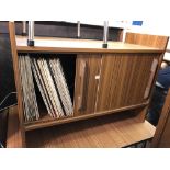 TEAK EFFECT SLIDING DOOR LP STORAGE CUPBOARD CONTAINING VINYL LPS