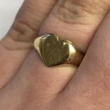 9CT GOLD HEART SHAPED RING SIZE L 2G APPROX