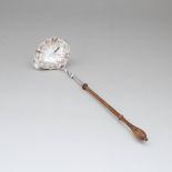 George III Silver Toddy Ladle, Nathaniel Appleton & Ann Smith, London, 1775, length 13.6 in — 34.5 c