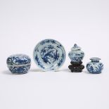 A Group of Four Blue and White Porcelain Wares, Ming Dynasty, 明 青花瓷器一组四件, largest diameter 4.8 in —