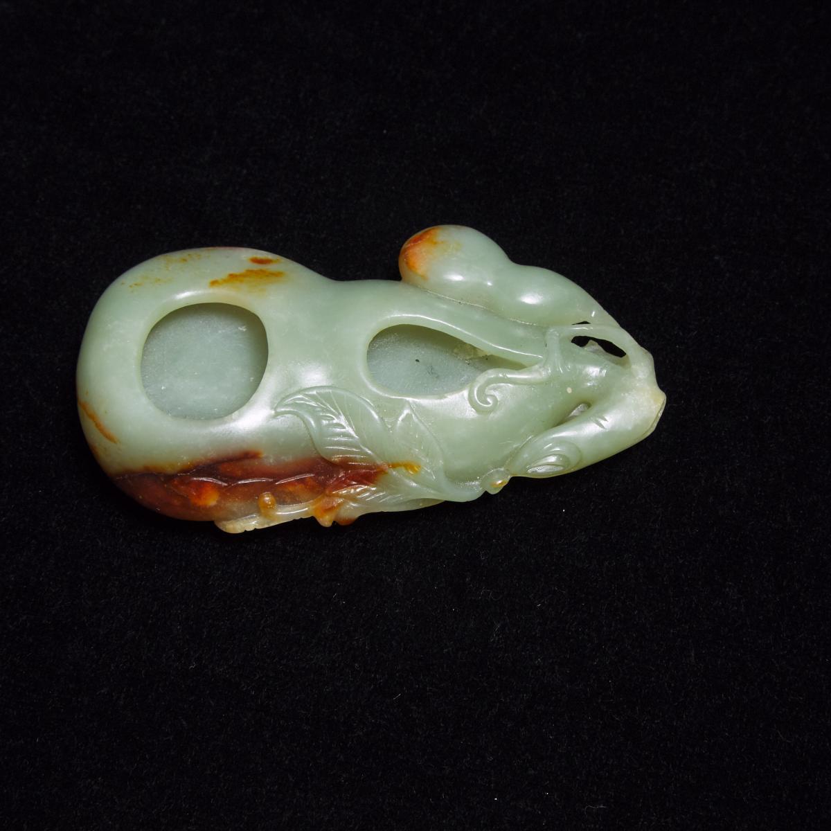 A Celadon and Russet Stone 'Double-Gourd' Washer, 青石雕葫芦形洗, length 3.8 in — 9.6 cm - Image 2 of 2