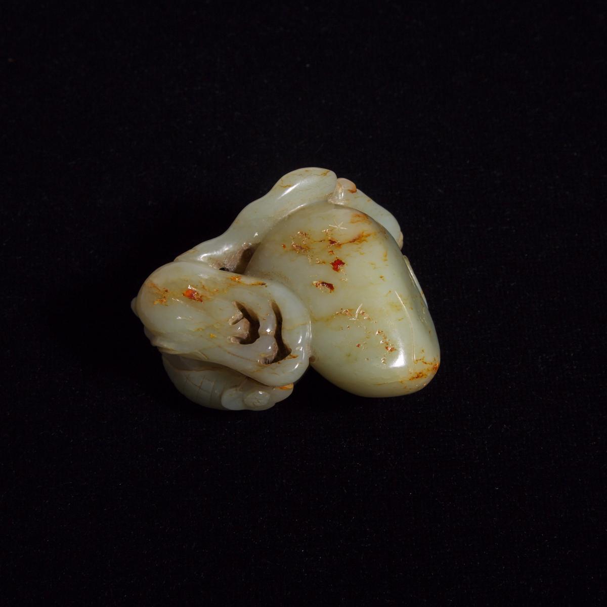 A Celadon and Russet Jade 'Sanduo' Carving, 青玉雕'三多'摆件, length 2.7 in — 6.8 cm - Image 4 of 4