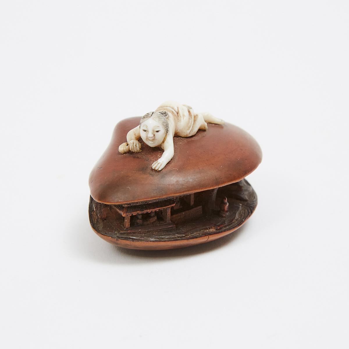 A Boxwood and Ivory Carved Netsuke of a Pearl Diver, Late 19th Century, 1.3 x 2.1 in — 3.3 x 5.4 cm - Image 2 of 3